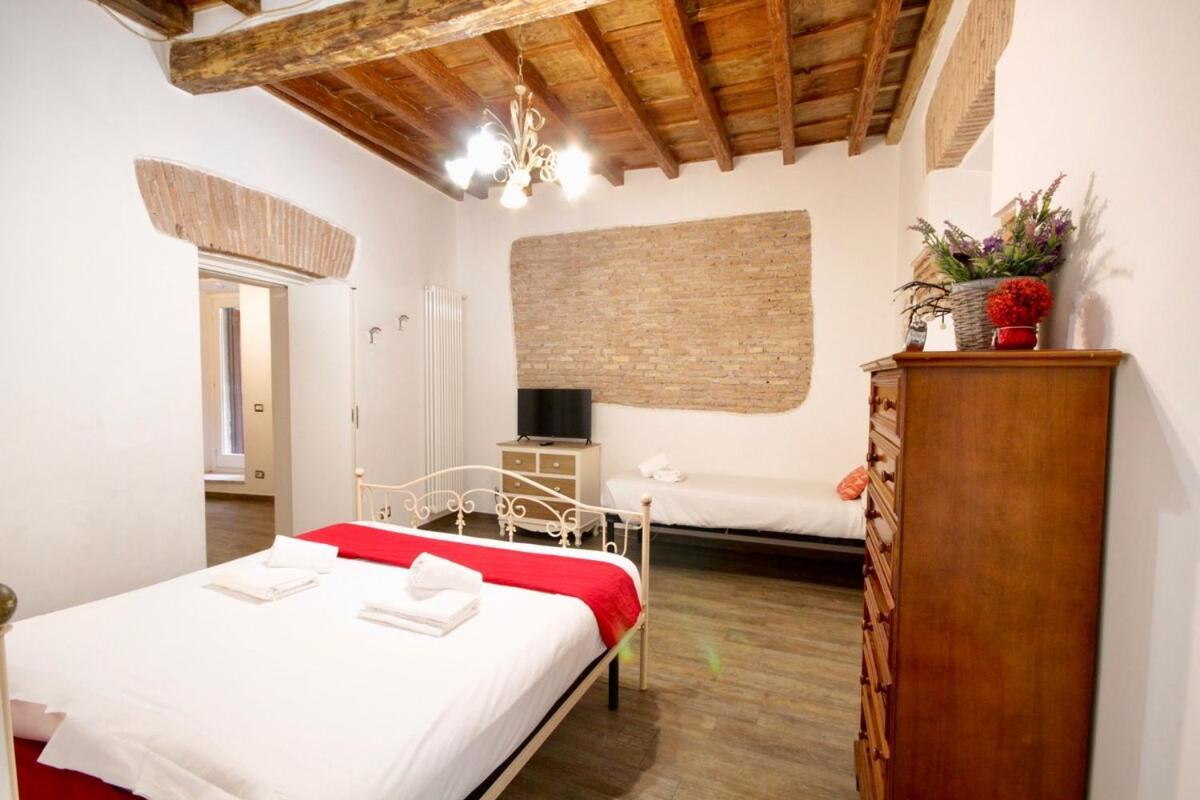 Hc - In The Heart Of Campo De' Fiori Apartment โรม ภายนอก รูปภาพ