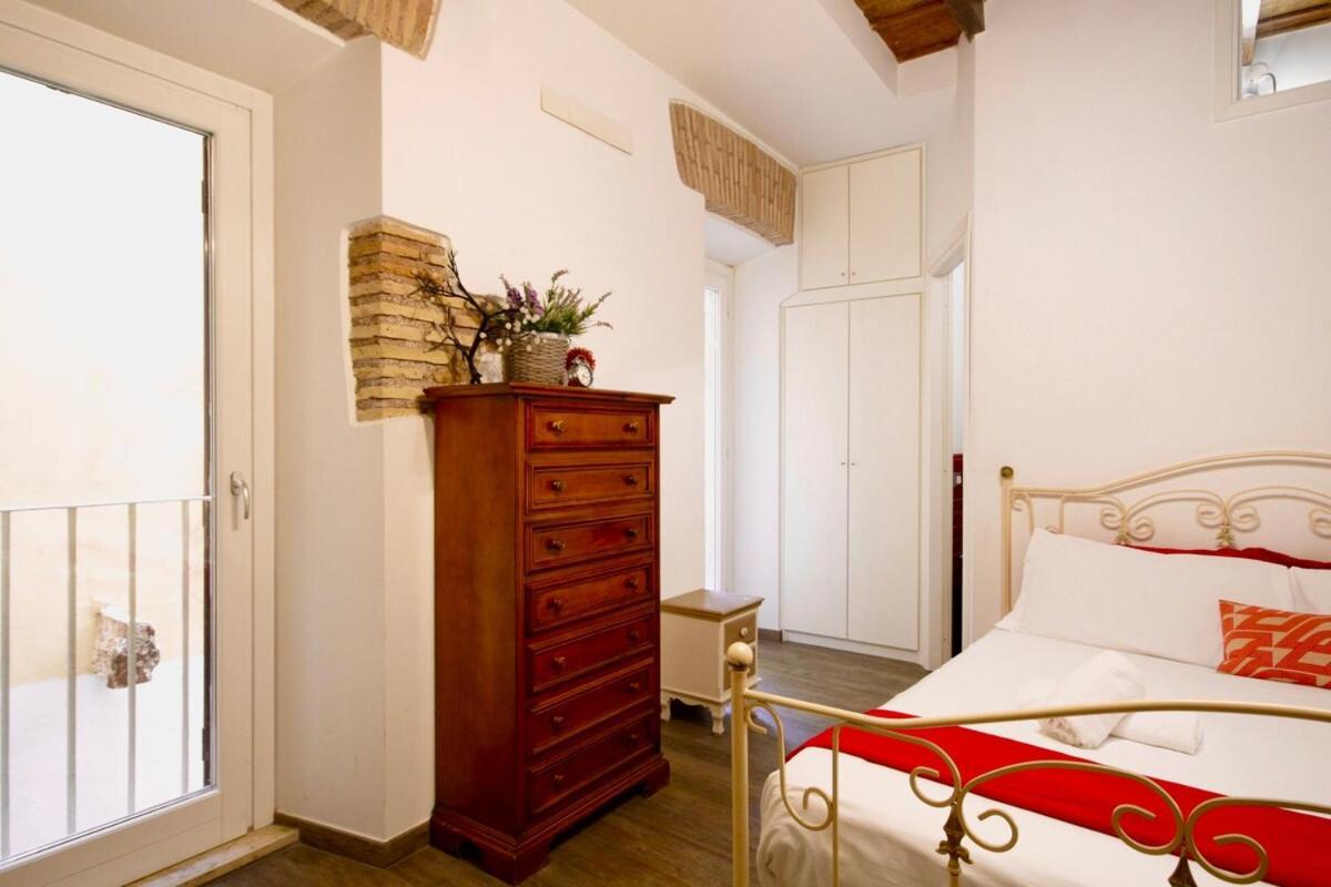 Hc - In The Heart Of Campo De' Fiori Apartment โรม ภายนอก รูปภาพ